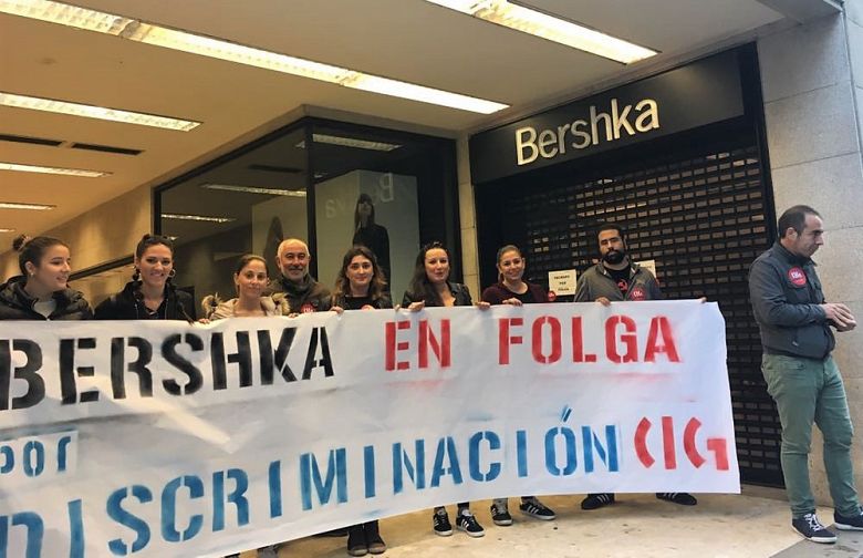 17-10-26 ProtestaFolgaBershkaVilagarcia.jpeg